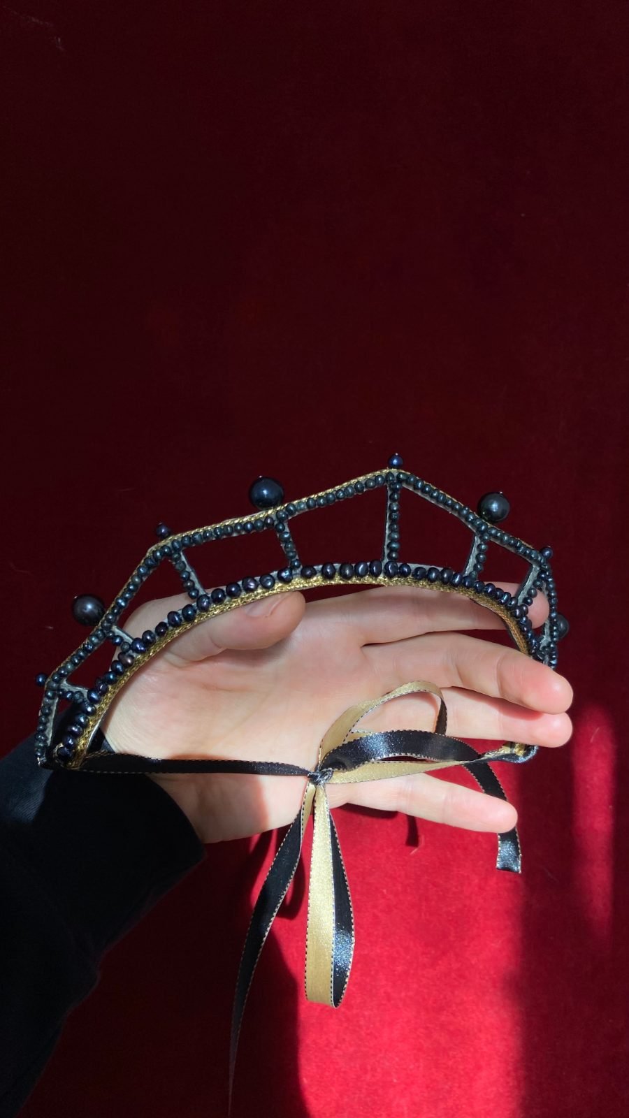 A black drop | tiaras with black pearls 9